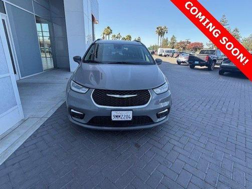 2022 Chrysler Pacifica Touring-L