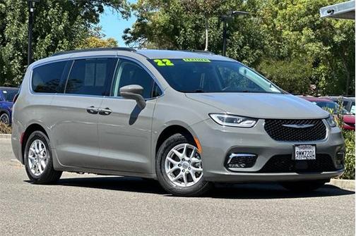 2022 Chrysler Pacifica Touring-L