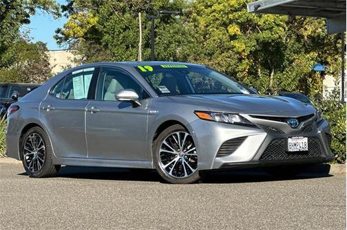 2019 Toyota Camry SE