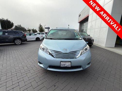 2017 Toyota Sienna LE