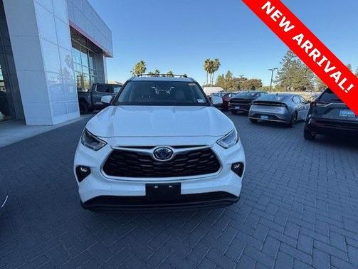 2021 Toyota Highlander Hybrid XLE