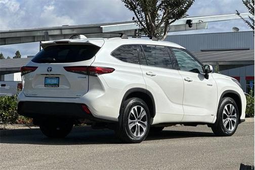 2021 Toyota Highlander Hybrid XLE
