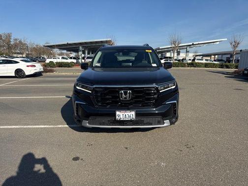 2024 Honda Pilot Touring 8-Passenger