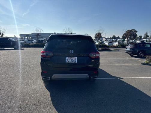 2024 Honda Pilot Touring 8-Passenger