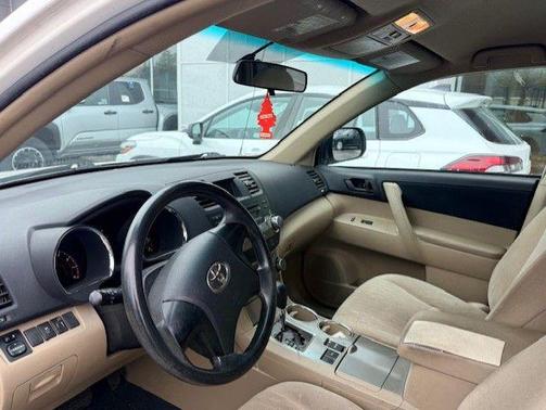 2012 Toyota Highlander SE
