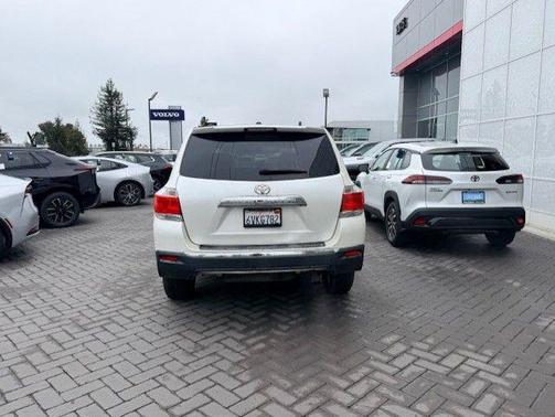 2012 Toyota Highlander SE