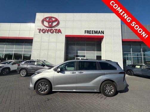 2023 Toyota Sienna XLE 8 Passenger