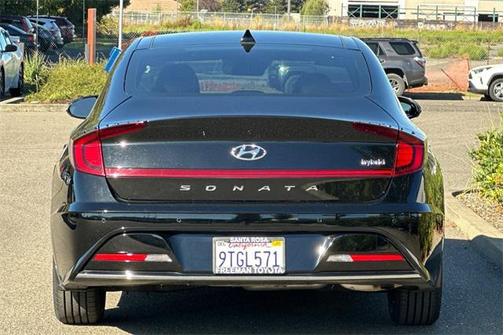 2023 Hyundai SONATA Hybrid Limited