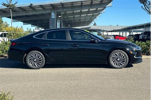 2023 Hyundai SONATA Hybrid Limited
