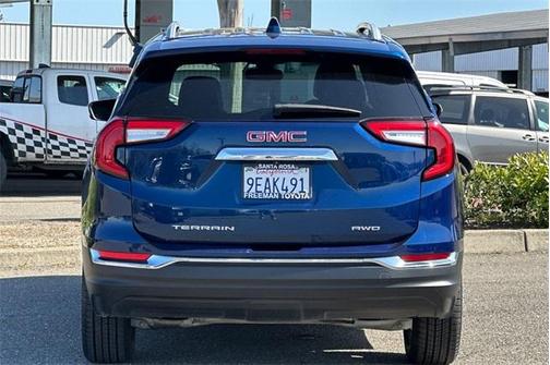 2023 GMC Terrain SLT