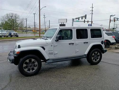 Bright White Clearcoat 2020 Jeep Wrangler Unlimited Sahara