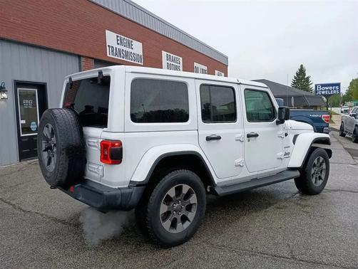 Bright White Clearcoat 2020 Jeep Wrangler Unlimited Sahara
