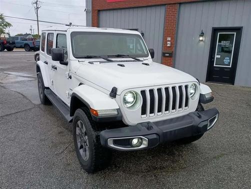 Bright White Clearcoat 2020 Jeep Wrangler Unlimited Sahara