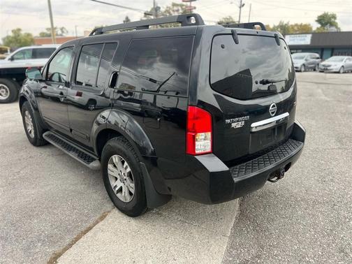 2010 Nissan Pathfinder SE