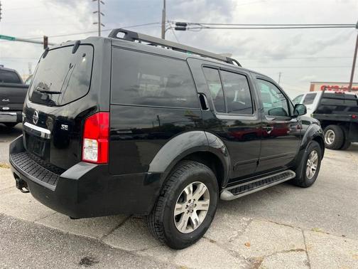 2010 Nissan Pathfinder SE