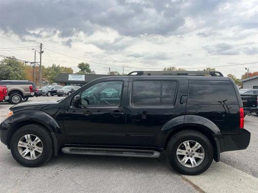 2010 Nissan Pathfinder SE