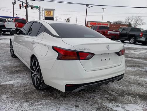 2020 Nissan Altima SR FWD