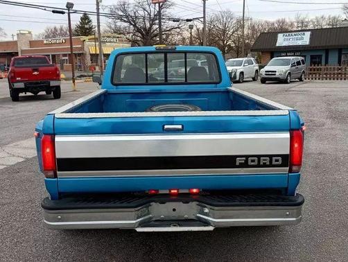 1995 Ford F-350 XL SuperCab DRW