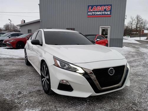 White 2020 Nissan Altima SR FWD