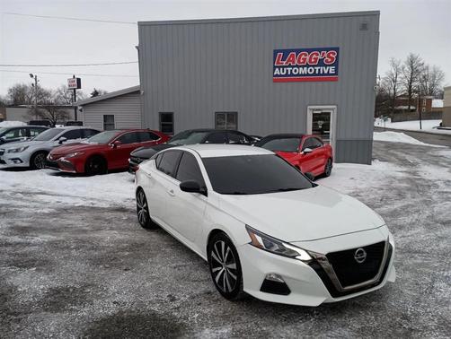 White 2020 Nissan Altima SR FWD