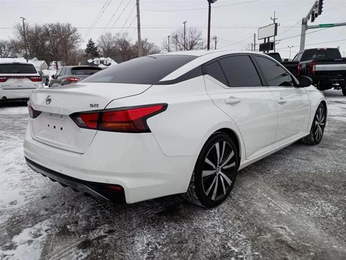 White 2020 Nissan Altima SR FWD