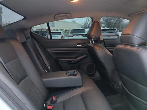 White 2020 Nissan Altima SR FWD