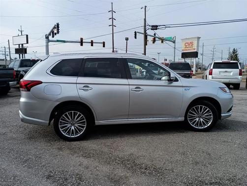 2022 Mitsubishi Outlander PHEV SEL