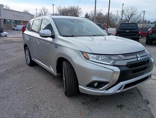 2022 Mitsubishi Outlander PHEV SEL