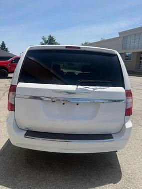 Bright White Clearcoat 2015 Chrysler Town & Country S