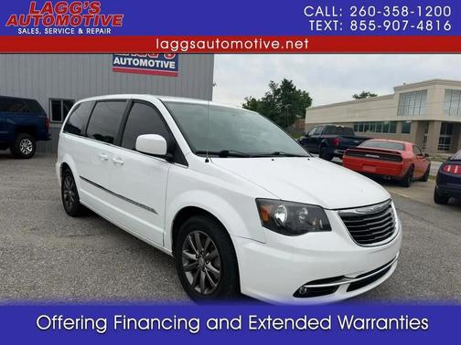 Bright White Clearcoat 2015 Chrysler Town & Country S