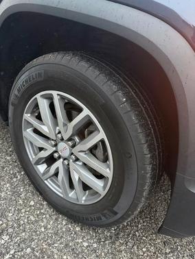 2017 GMC Acadia SLE-2