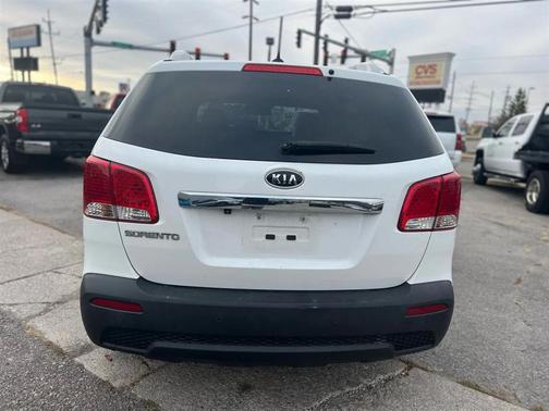 2011 Kia Sorento LX