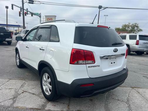 2011 Kia Sorento LX