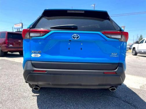 2020 Toyota RAV4 Hybrid XLE