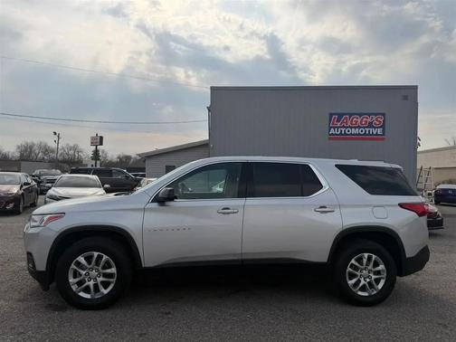 Silver Ice Metallic 2018 Chevrolet Traverse LS