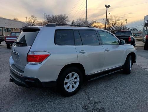 2013 Toyota Highlander SE