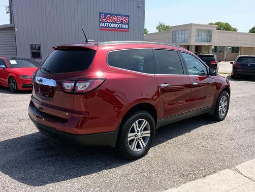 Siren Red Tintcoat 2017 Chevrolet Traverse 1LT