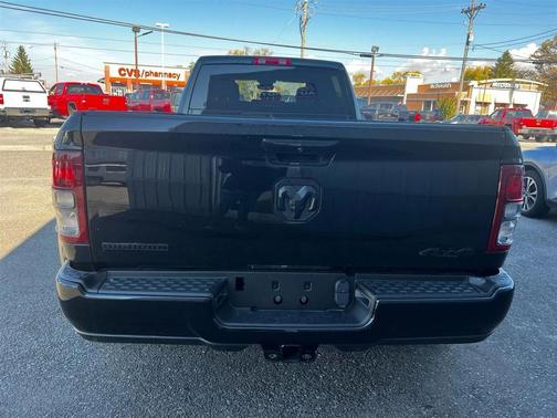 2023 RAM 3500 Big Horn Crew Cab 4x4 8' Box
