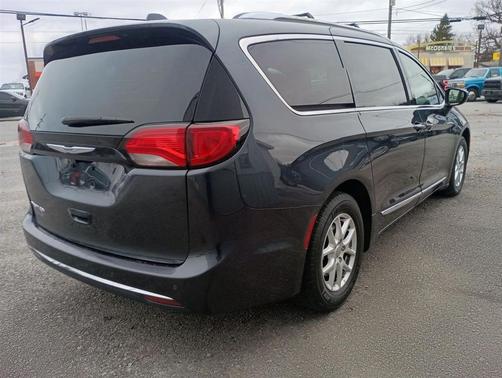 2020 Chrysler Pacifica Touring L