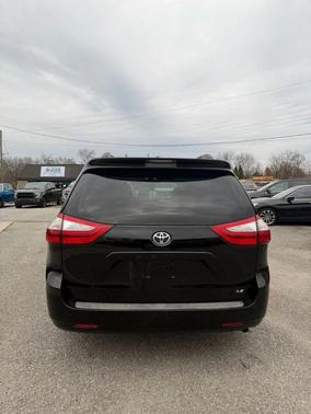 2015 Toyota Sienna LE