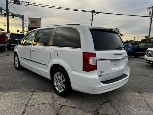 2014 Chrysler Town & Country Touring