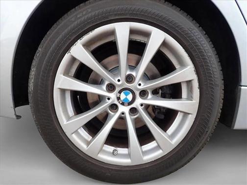 Glacier Silver Metallic 2017 BMW 320 i