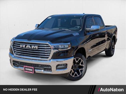 Diamond Black Crystal Pearlcoat 2025 RAM 1500 Laramie