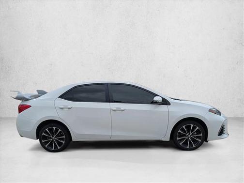 Super White 2018 Toyota Corolla SE