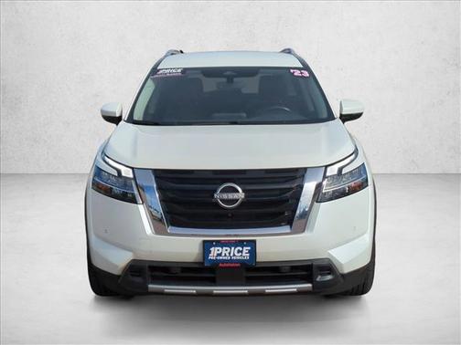 2023 Nissan Pathfinder SL 4WD