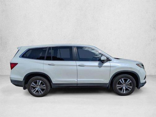 White Diamond Pearl 2016 Honda Pilot EX