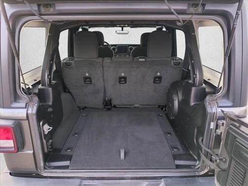 2023 Jeep Wrangler 4-Door Sahara 4x4