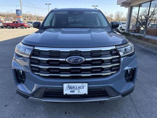 Vapor Blue Metallic 2026 Ford Explorer Active