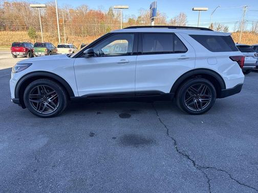 Star White 2026 Ford Explorer ST