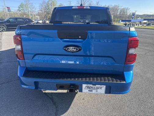 Blue 2026 Ford Maverick Lobo Standard